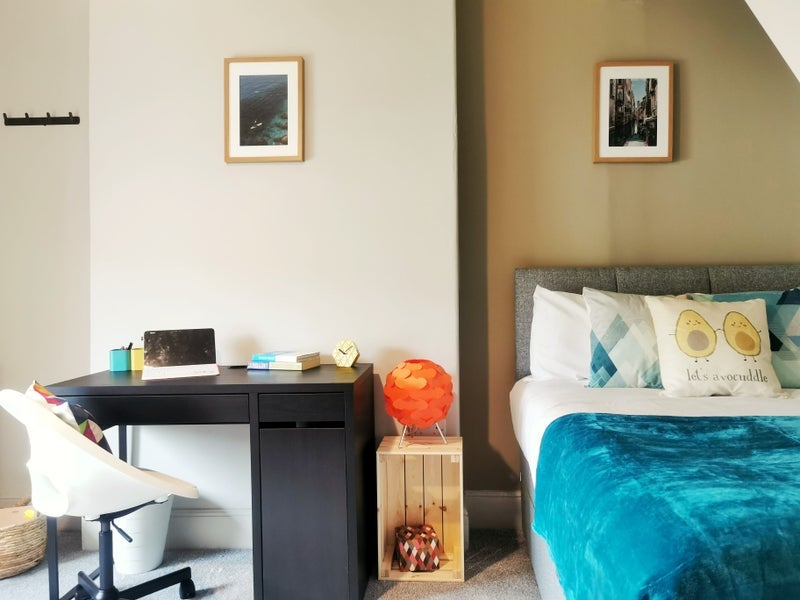 Room Broadway in Pontypridd