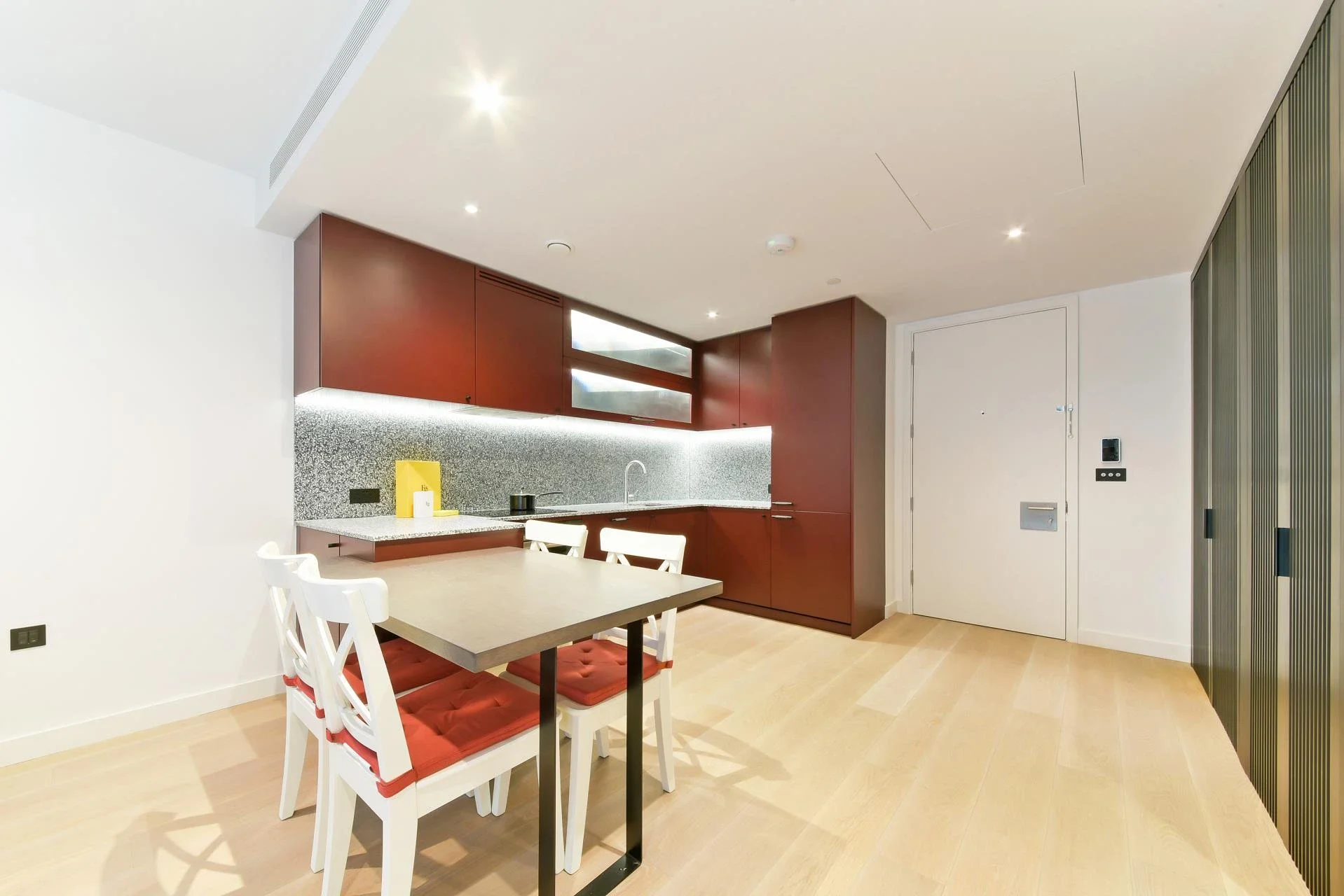 Flat New Union Square in Greater London