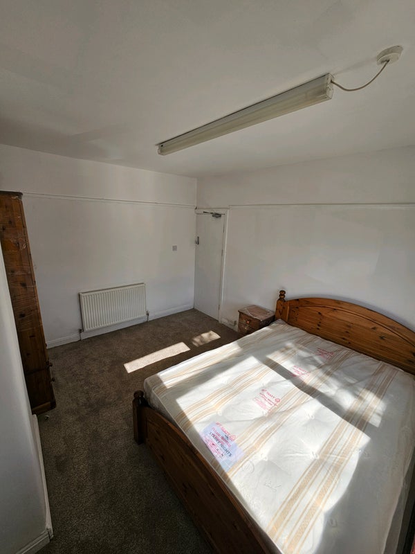 Room Skerton Road in Manchester