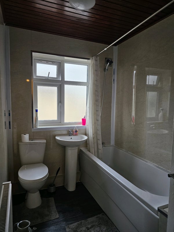 Room Skerton Road in Manchester