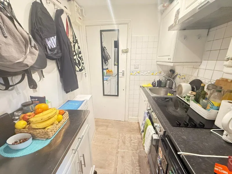 Flat Saint Maur Road in Greater London
