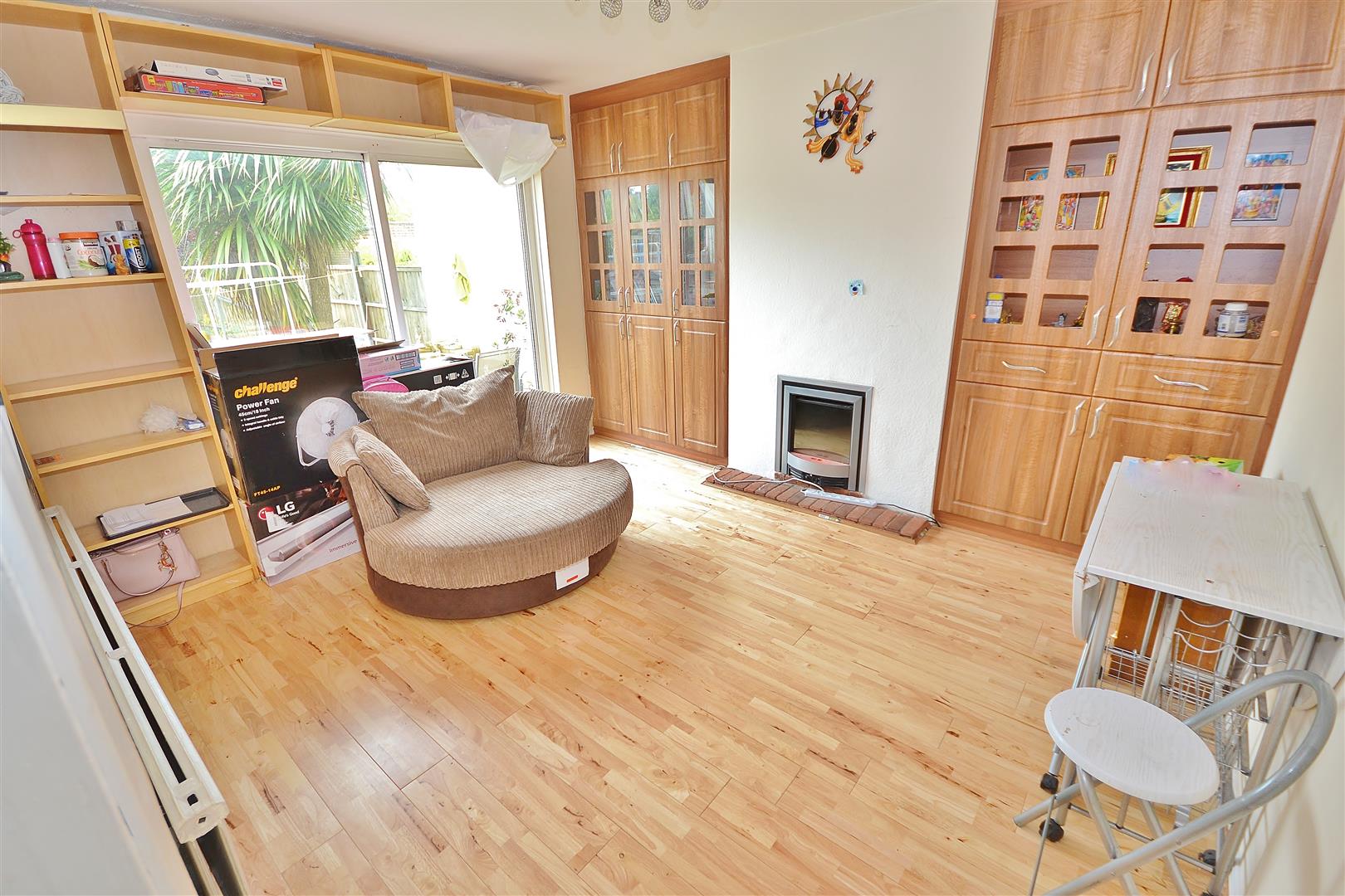 Room Sandringham Close in Greater London