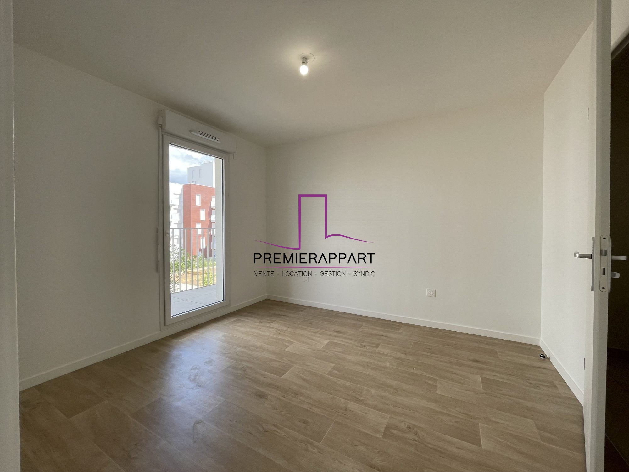 Flat Rue de Seine in Colombes