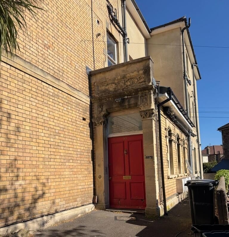 Flat Redland Road in Bristol