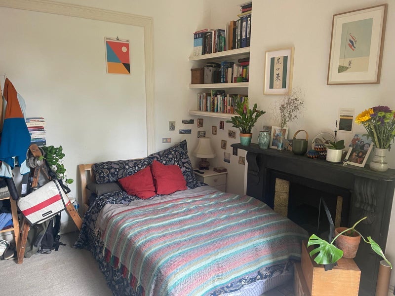 Flat Fairbridge Road in Greater London