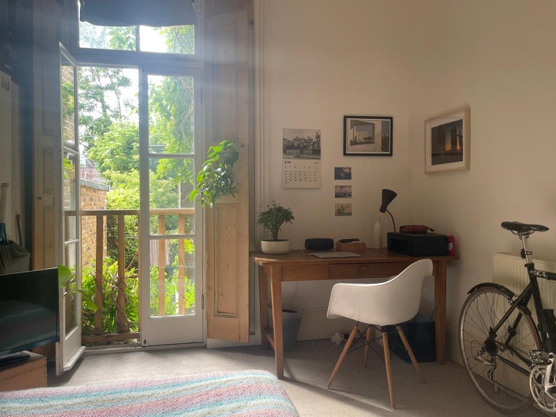 Flat Fairbridge Road in Greater London