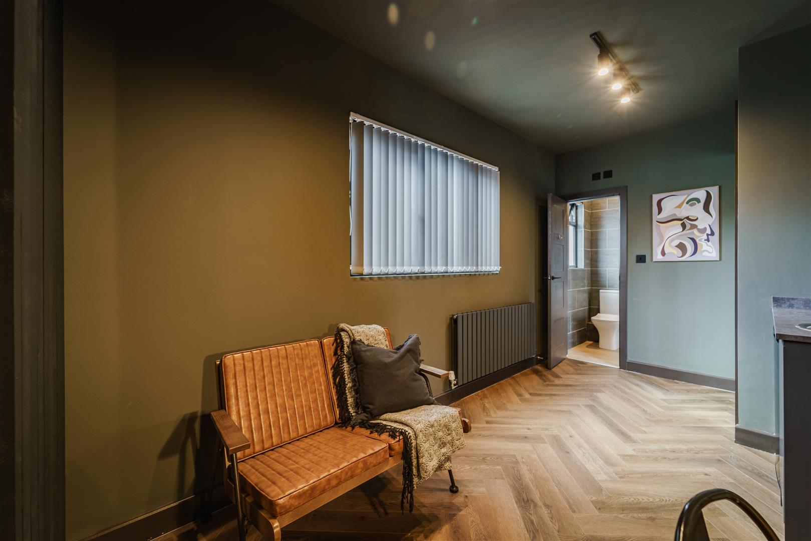 Room Earlsdon Avenue North in Coventry