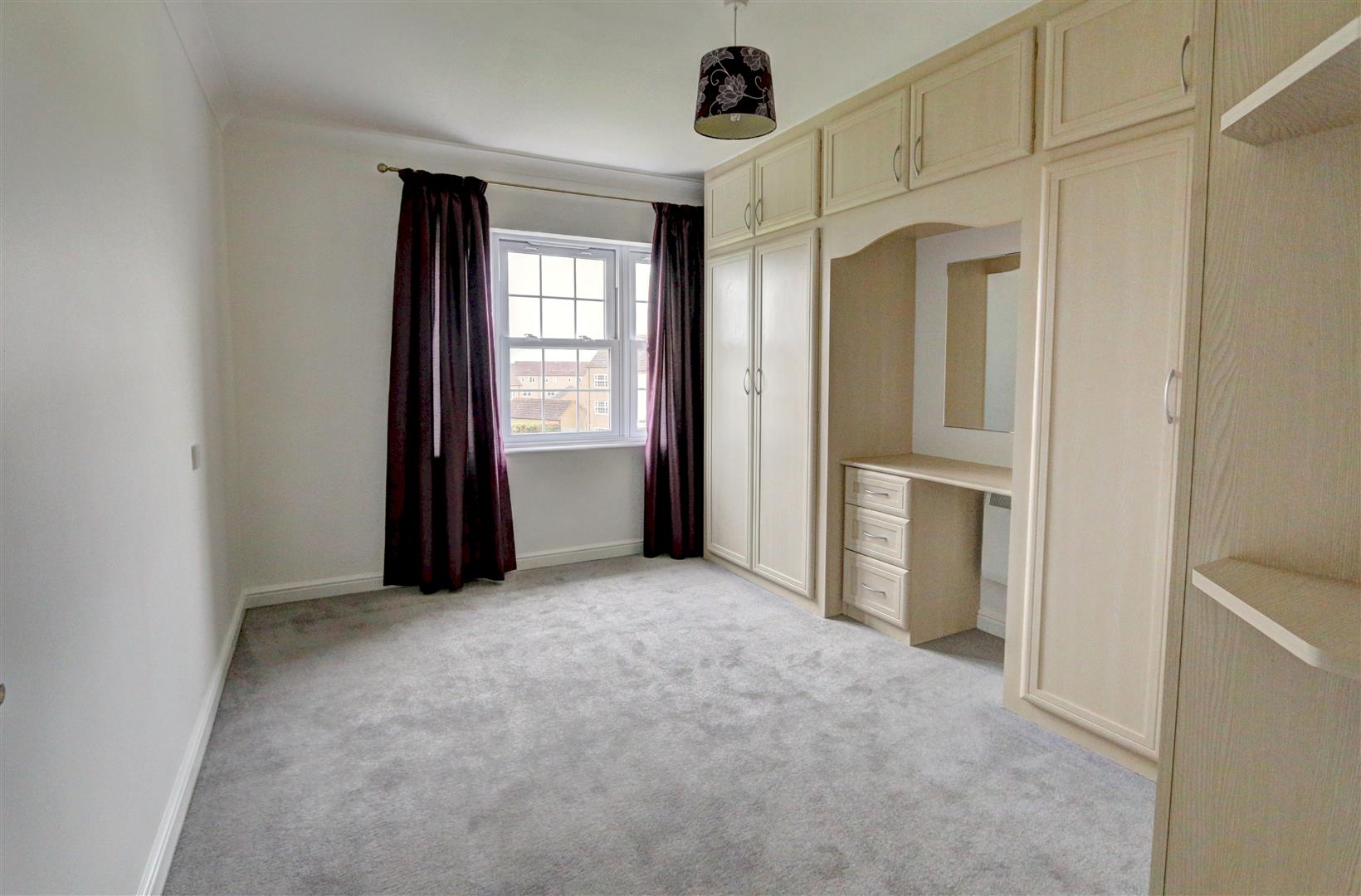 Flat King's Avenue in Ely