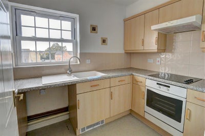 Flat King's Avenue in Ely
