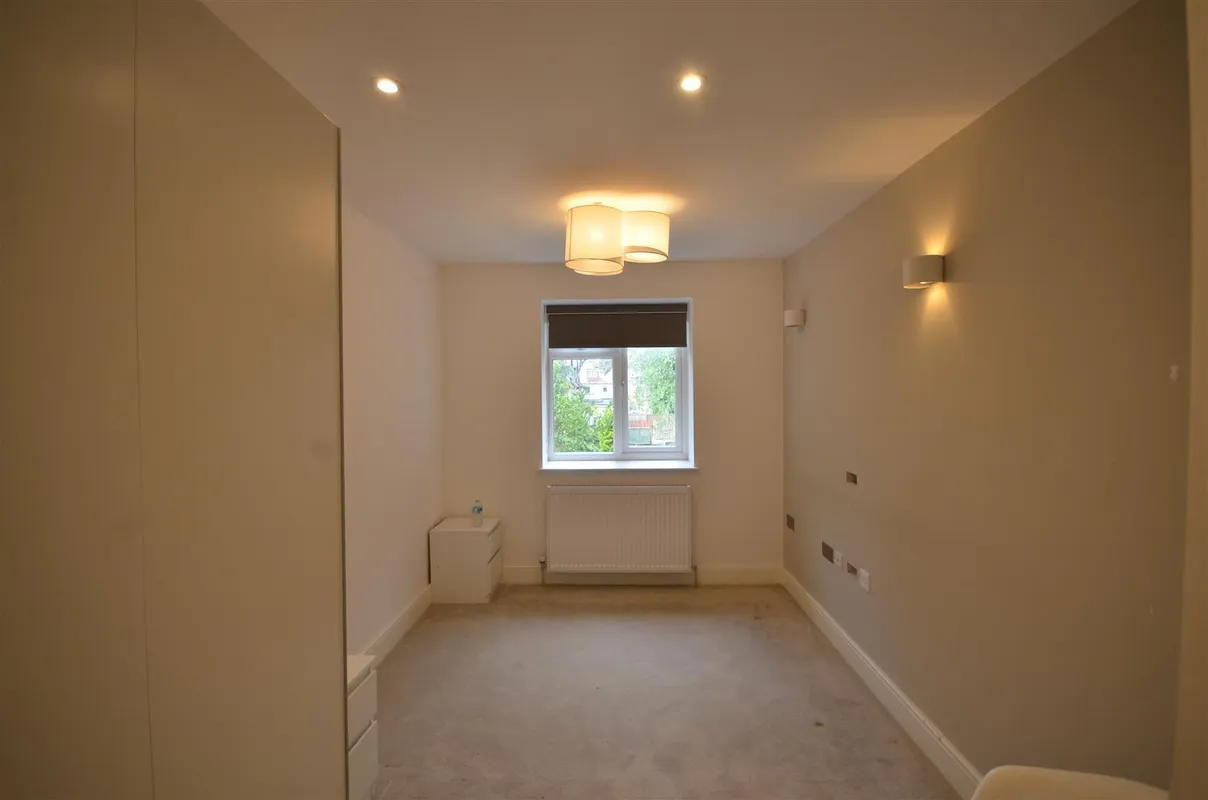 Flat Oakington Avenue in Greater London