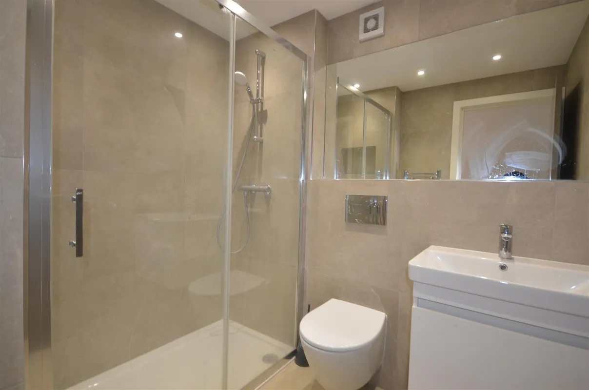 Flat Oakington Avenue in Greater London