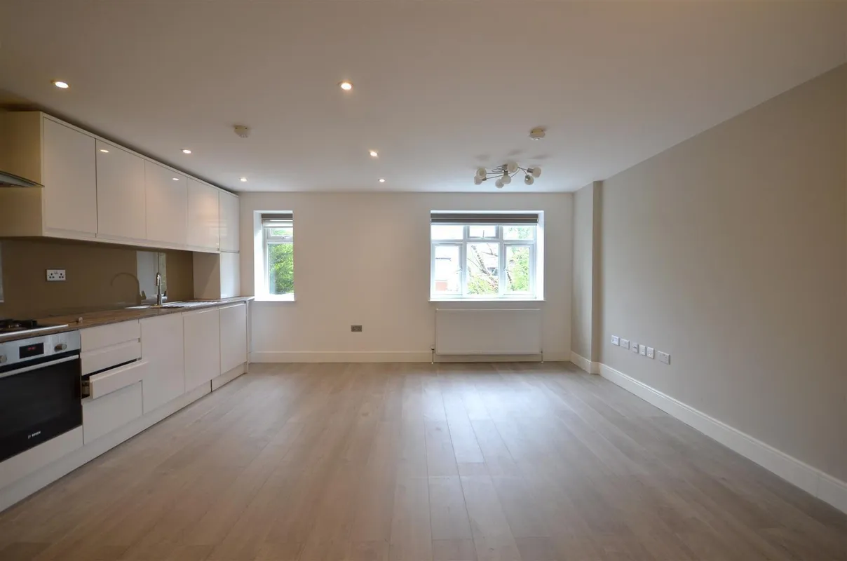 Flat Oakington Avenue in Greater London