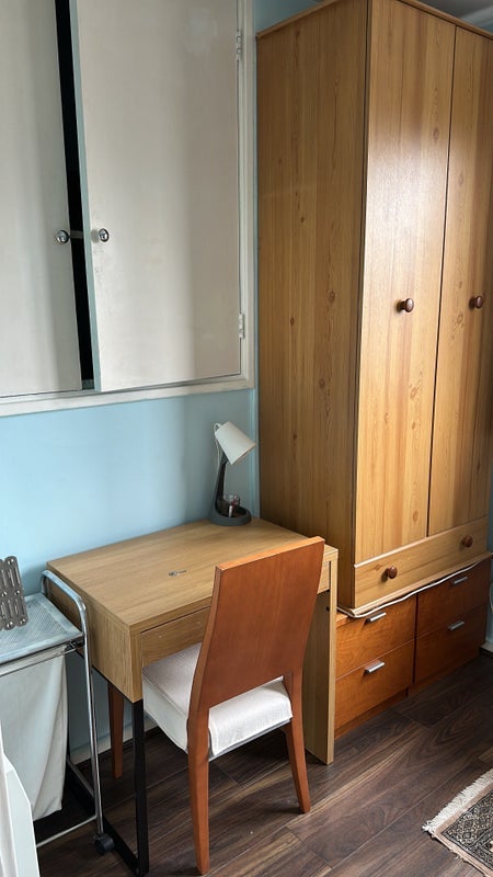 Flat Longshore in Greater London