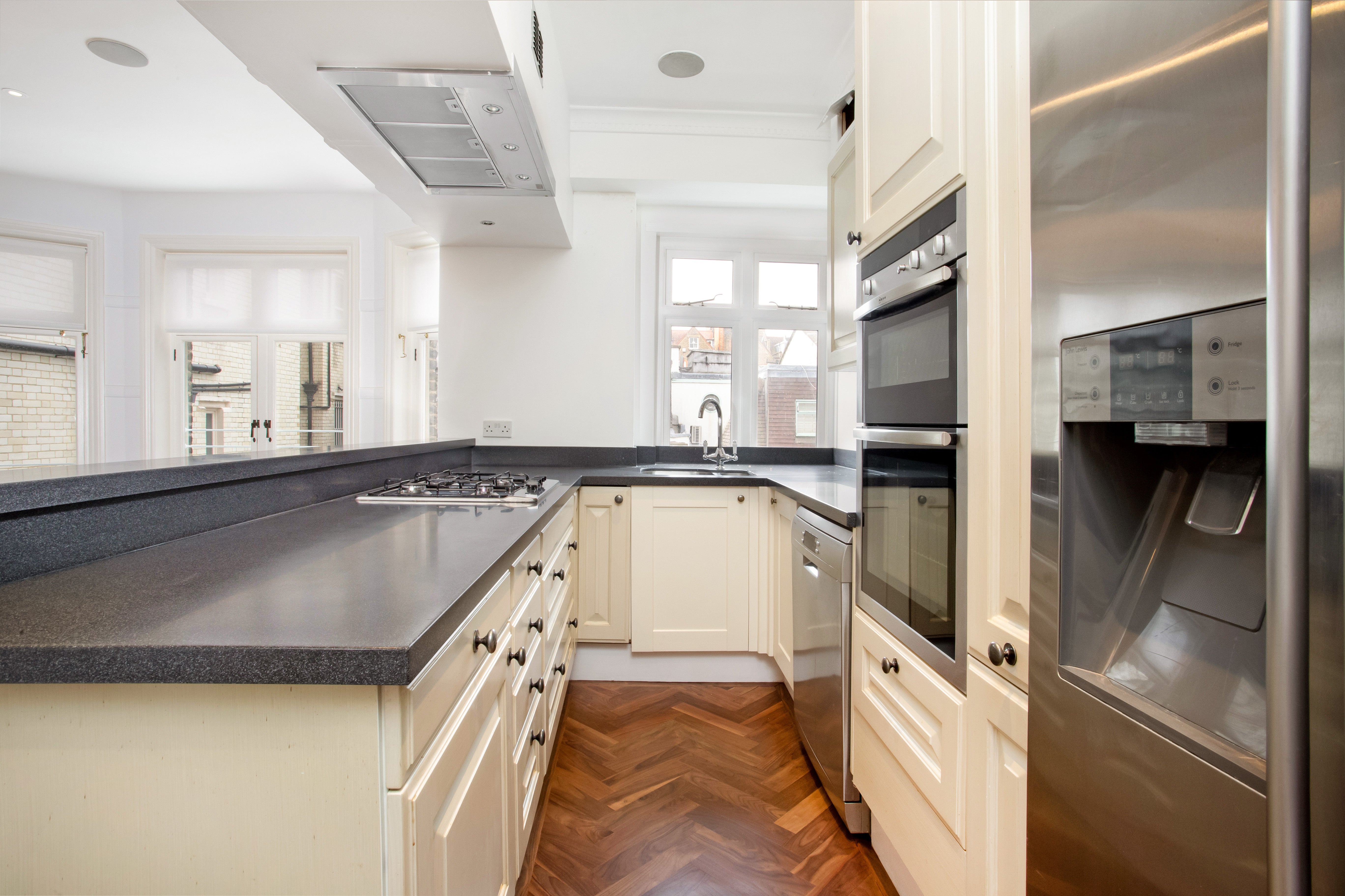Flat Tite Street in Greater London