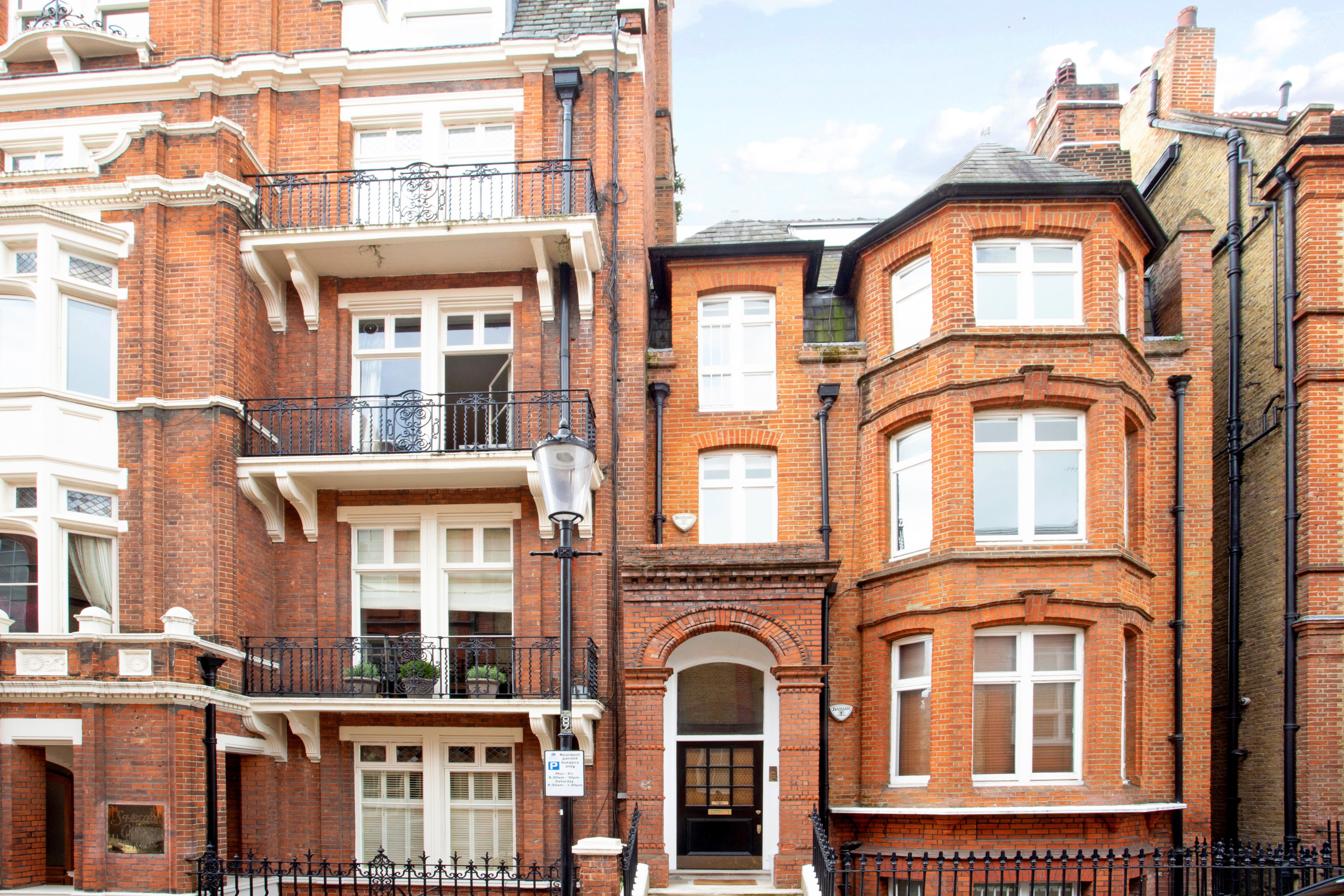 Flat Tite Street in Greater London