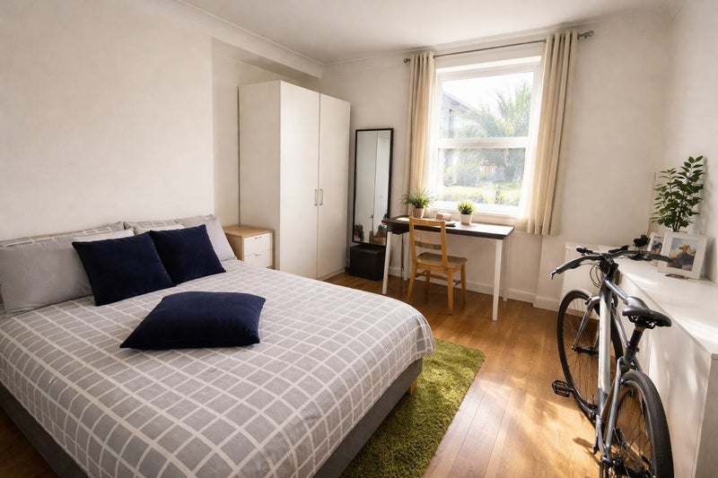 Room Harleyford Road in Greater London