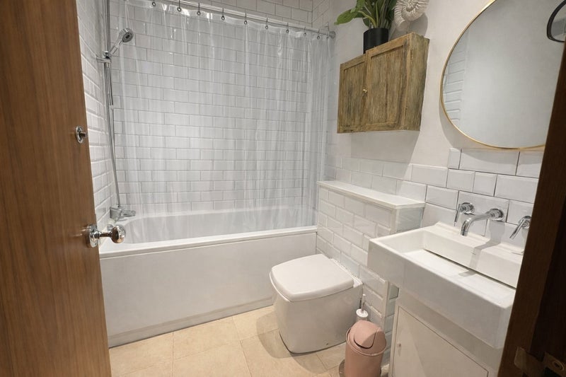 Room Harleyford Road in Greater London