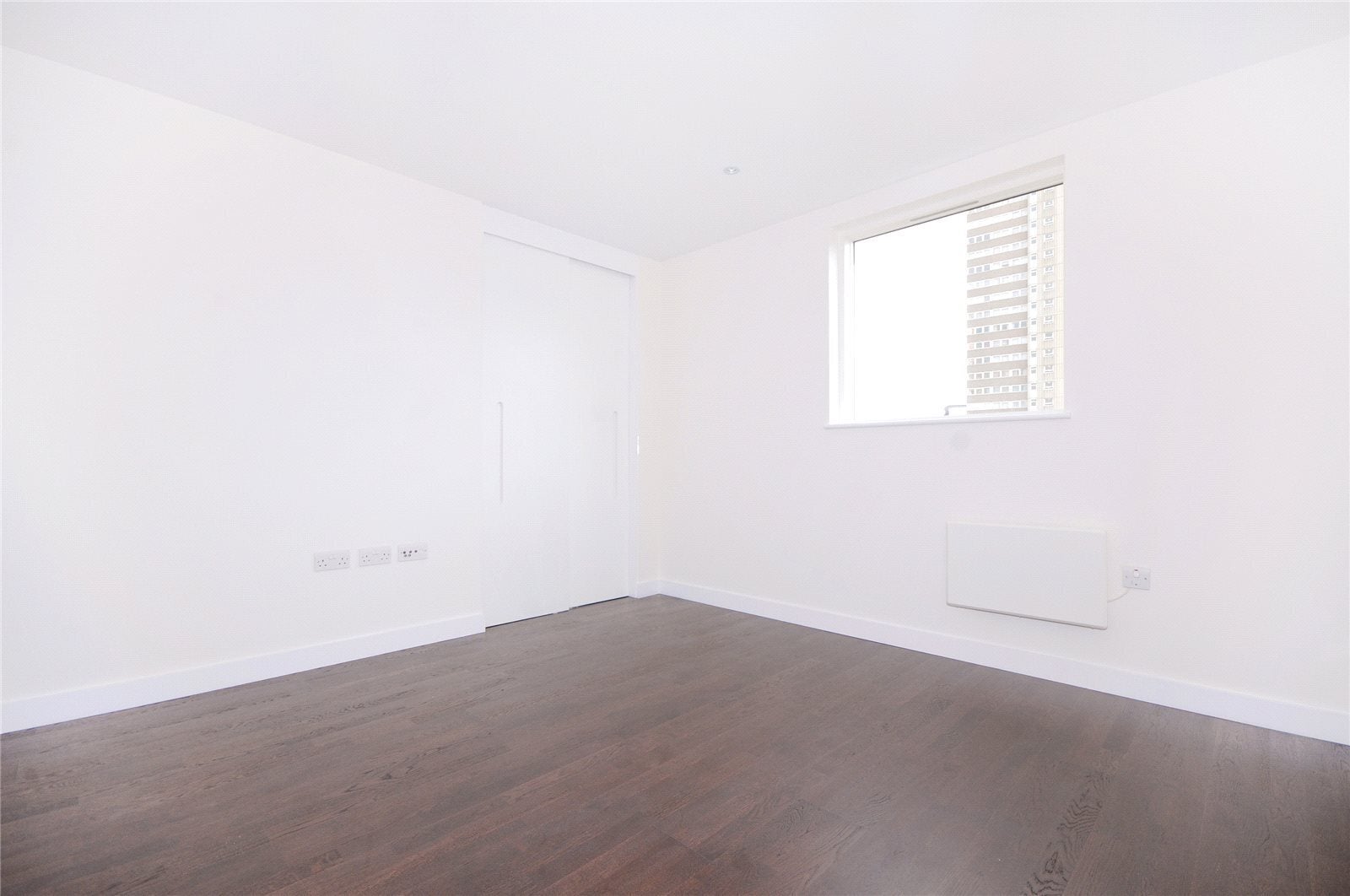 Flat Pump House Crescent in Greater London