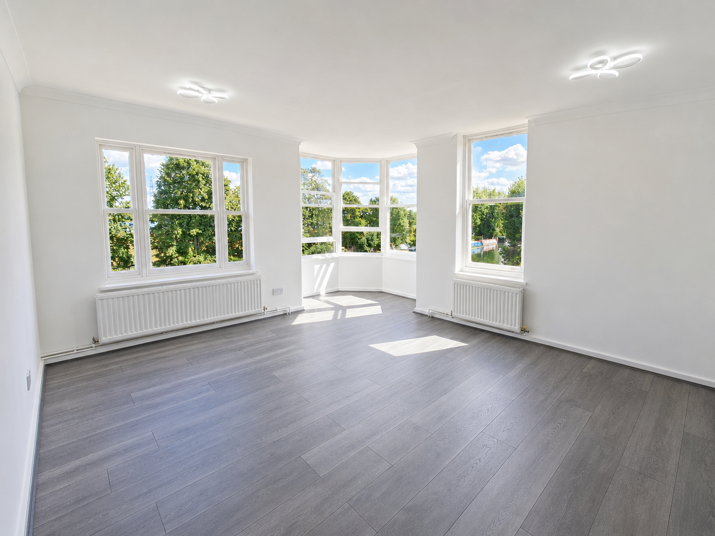 Flat Watermint Quay in Greater London