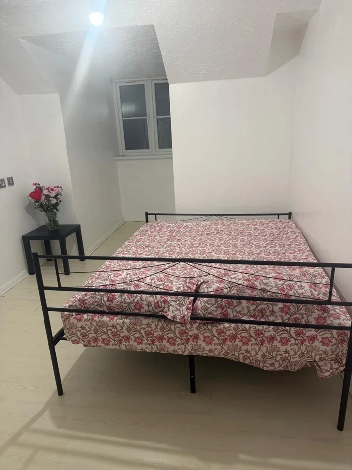 Room Whitstable Place in Greater London