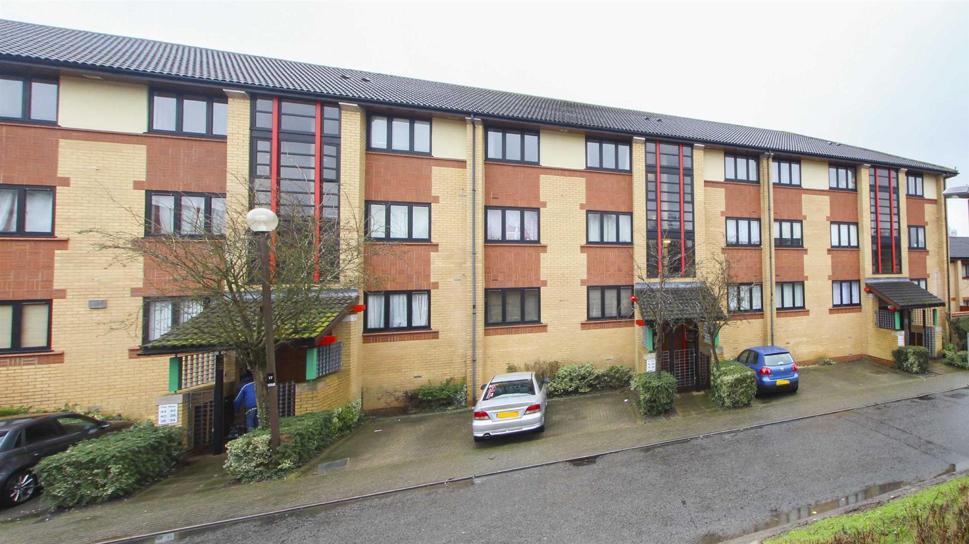 Flat Boycott Avenue in Campbell Park