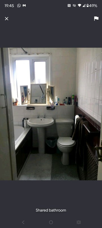Room Faraday Close in Greater London