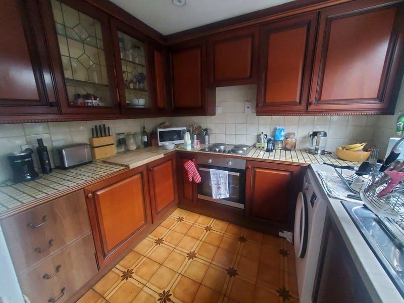 Room Faraday Close in Greater London