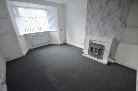 Flat Castleford Avenue in Grimsby