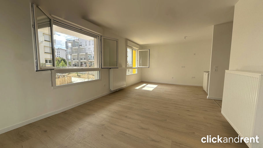 Flat Rue Chabrol in La Courneuve