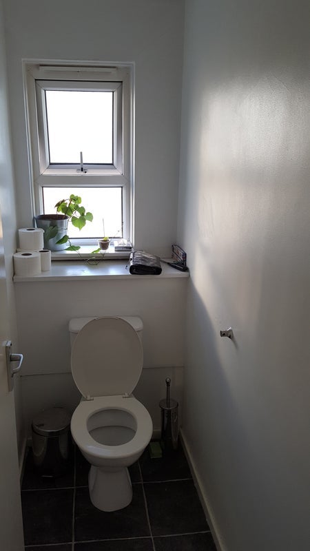 Room Tamworth Road in Greater London