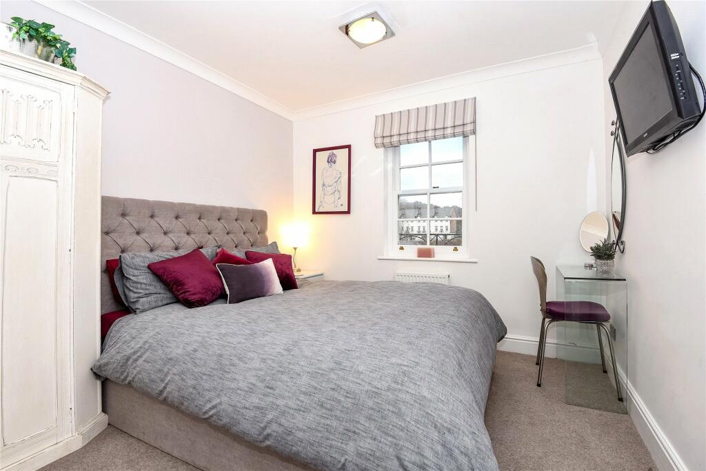 Flat Townside Place in Surrey Heath