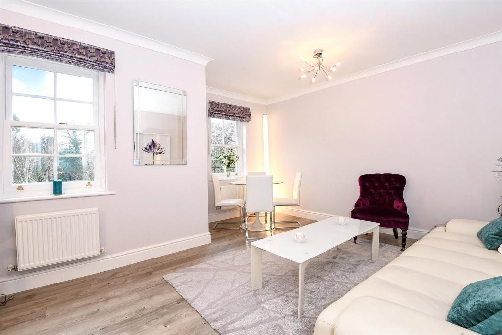 Flat Townside Place in Surrey Heath