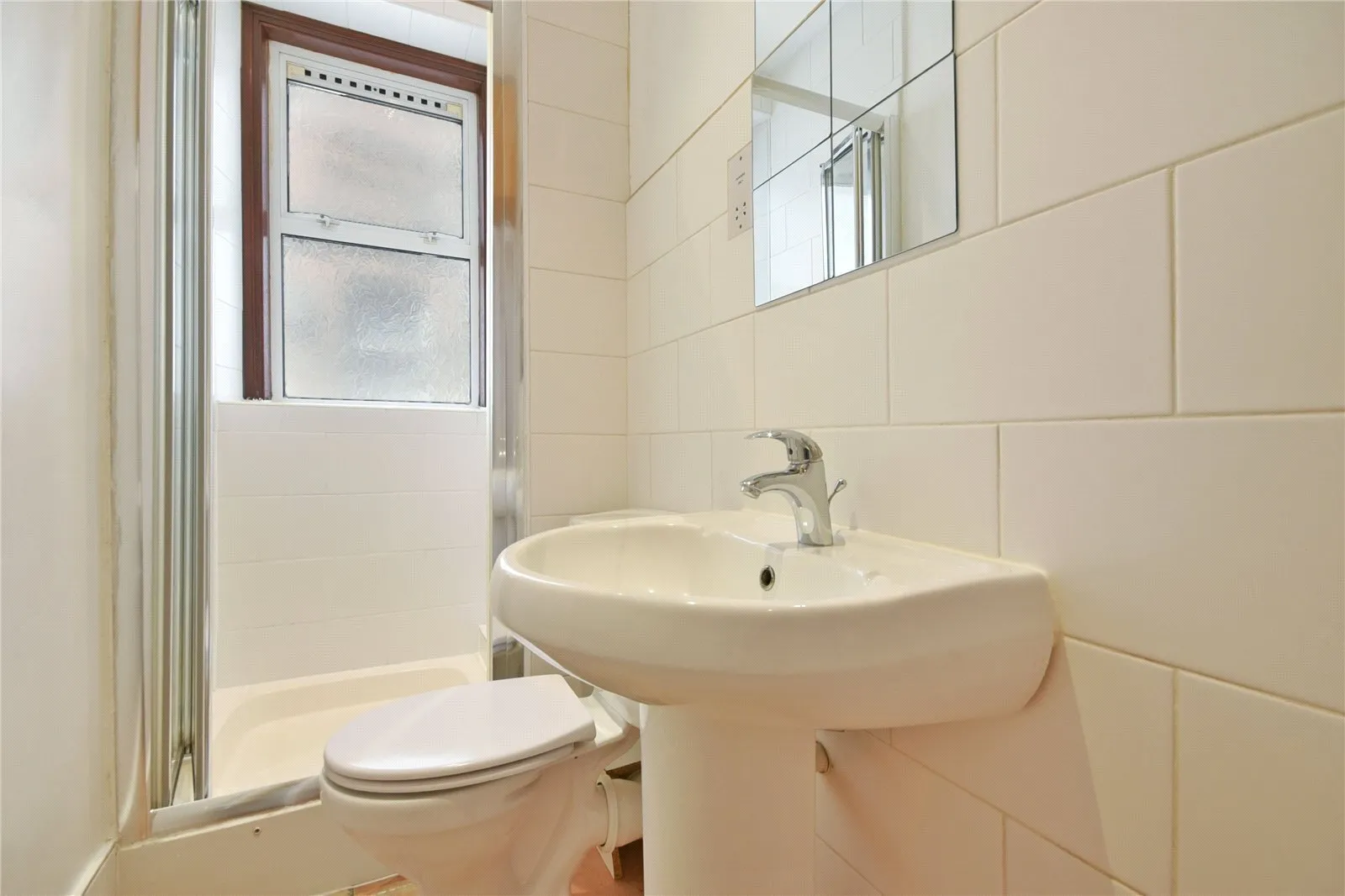 Flat Cricklewood Broadway in Greater London