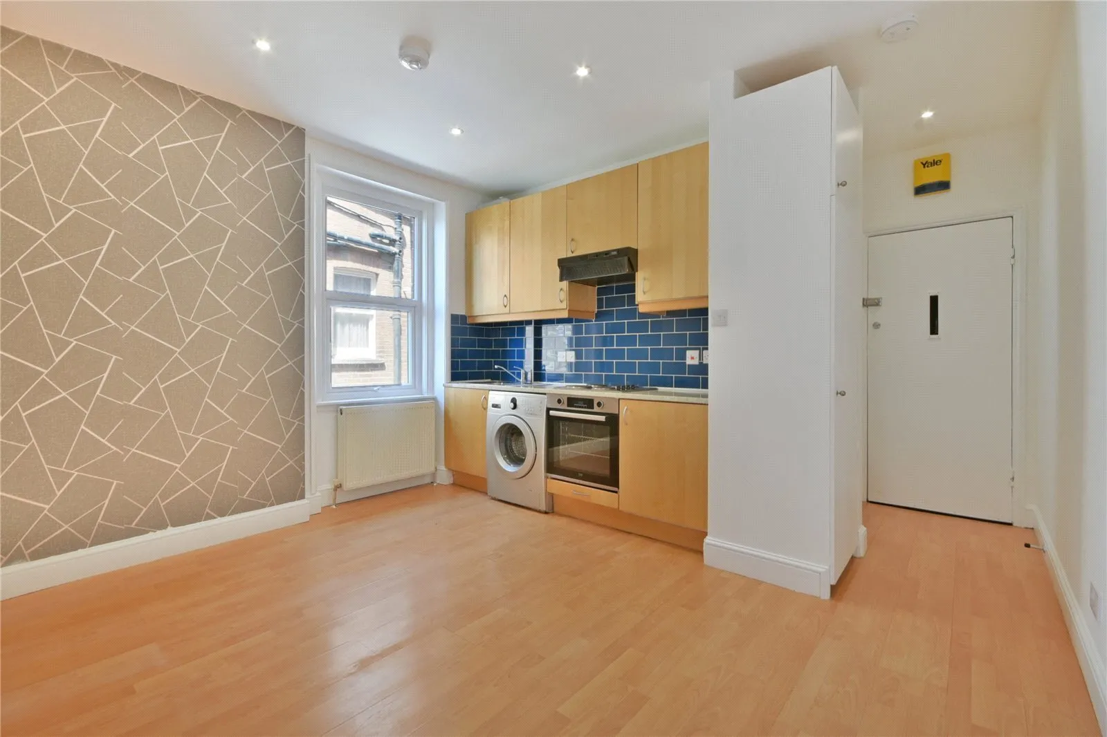 Flat Cricklewood Broadway in Greater London