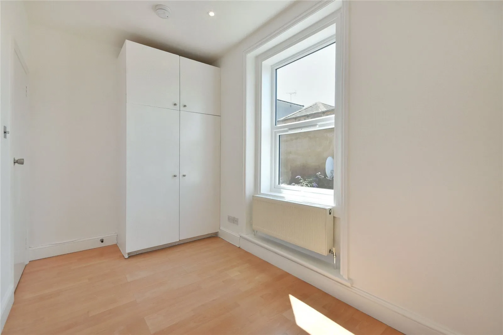 Flat Cricklewood Broadway in Greater London