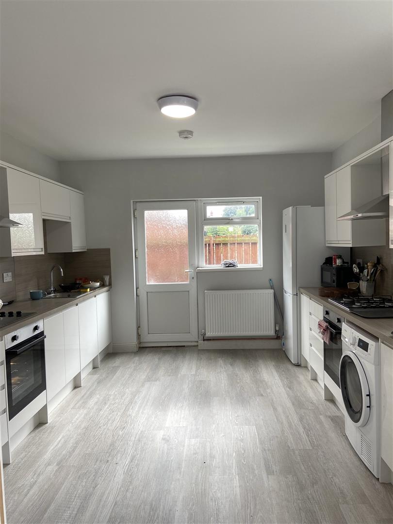 Room Wellesley Avenue in Hull