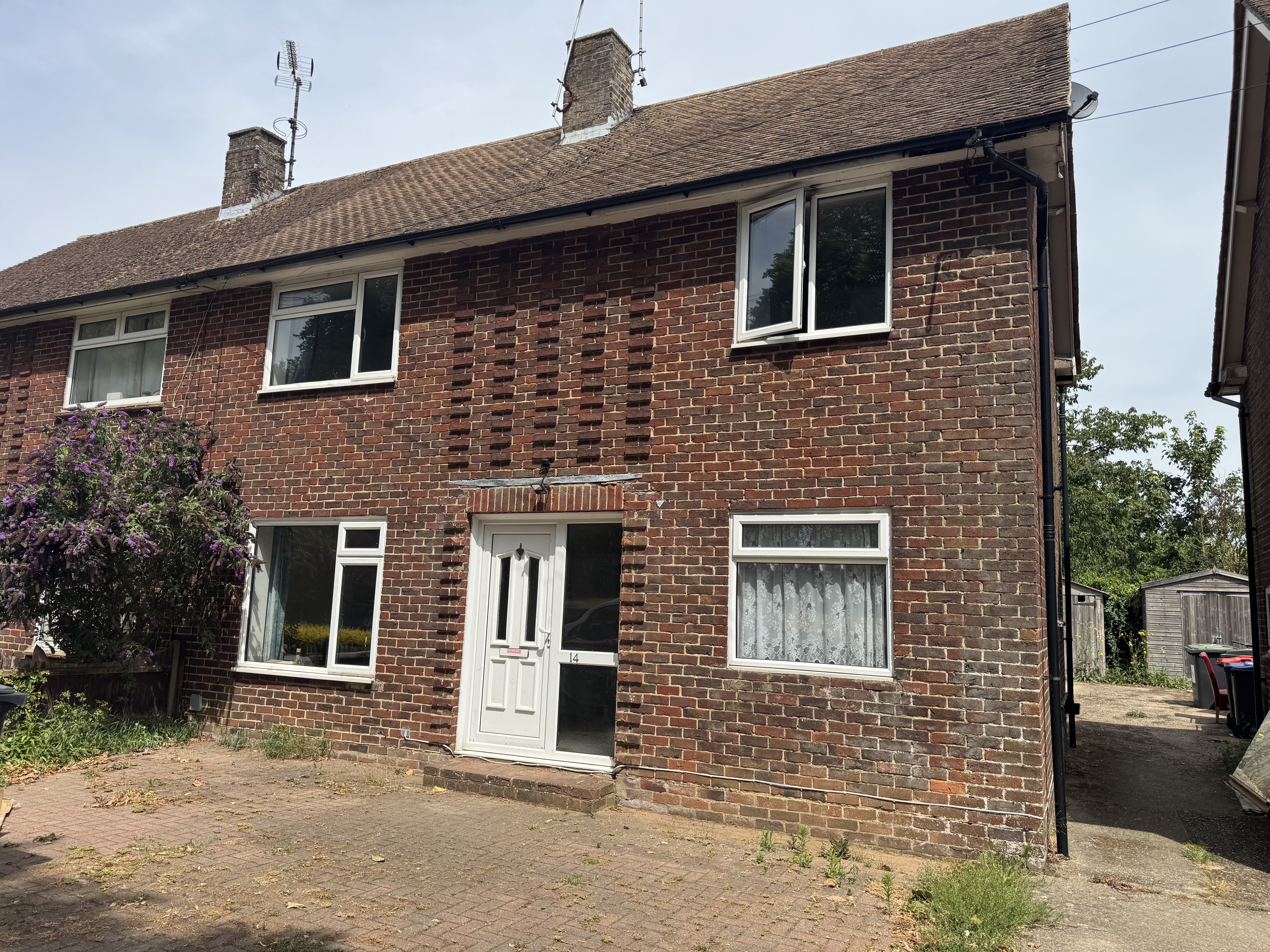 House Queens Avenue in Canterbury