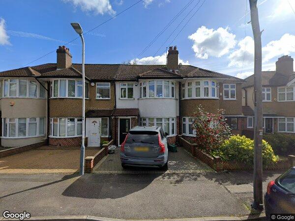 House Mount Park Road in Greater London