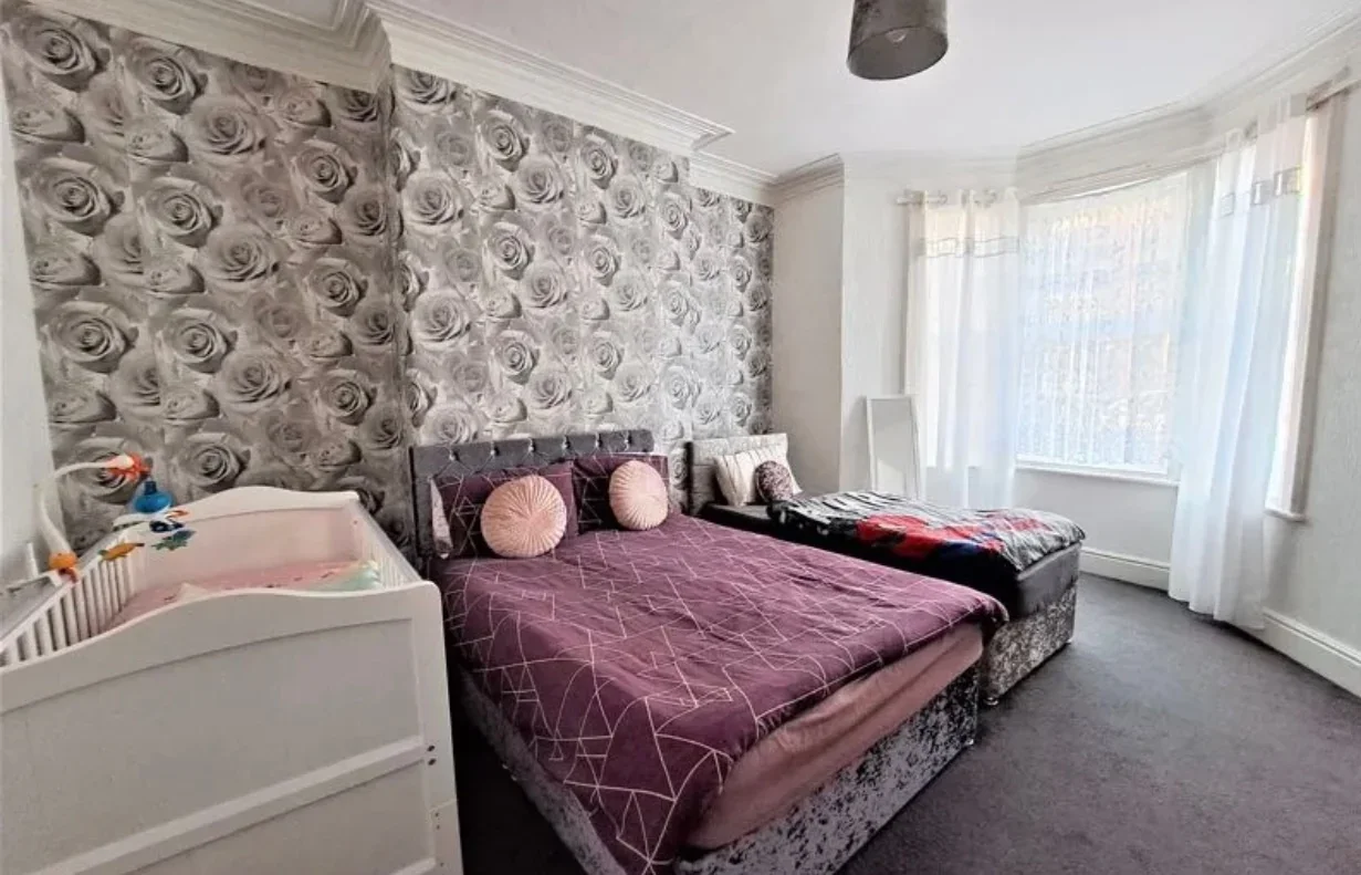 Flat Ellesmere Road in Newcastle upon Tyne