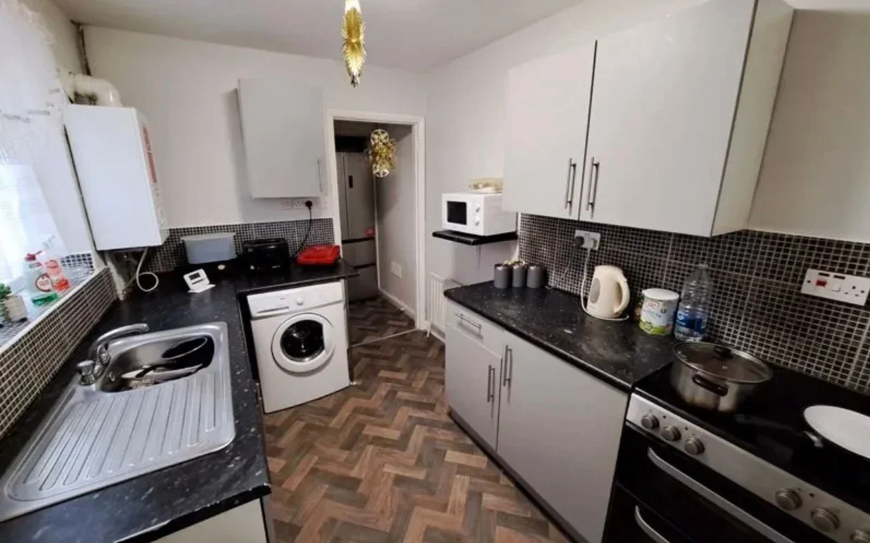 Flat Ellesmere Road in Newcastle upon Tyne