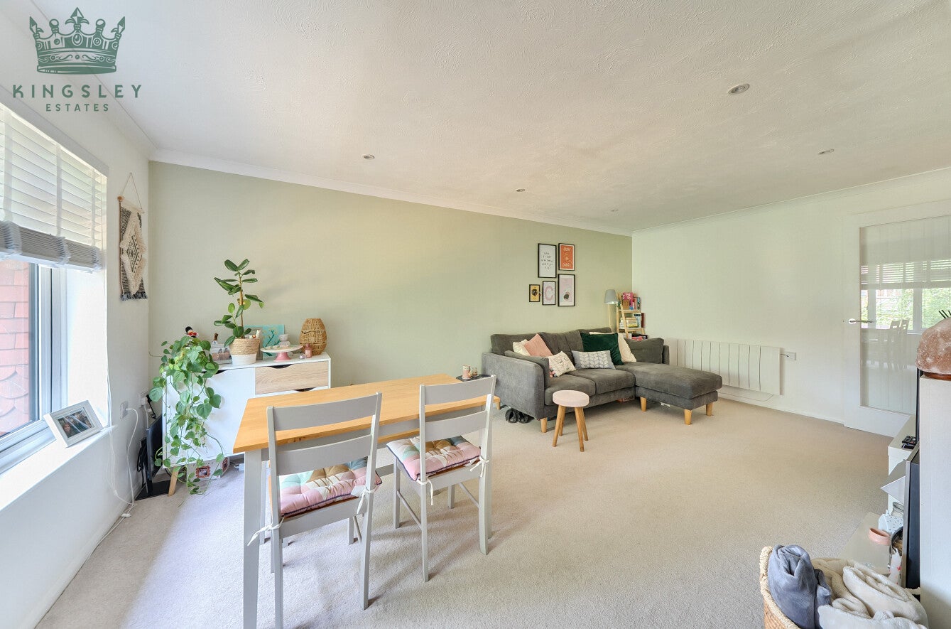 Flat Grasmere Close in Watford