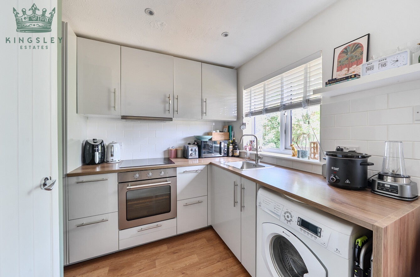Flat Grasmere Close in Watford