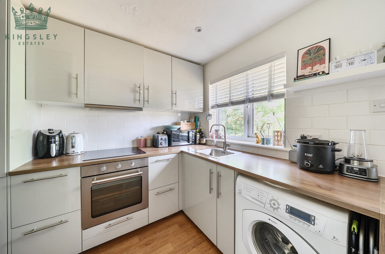 Flat Grasmere Close in Watford