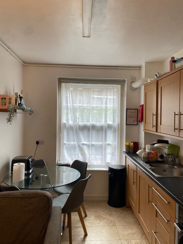 Room Tyers Street in Greater London