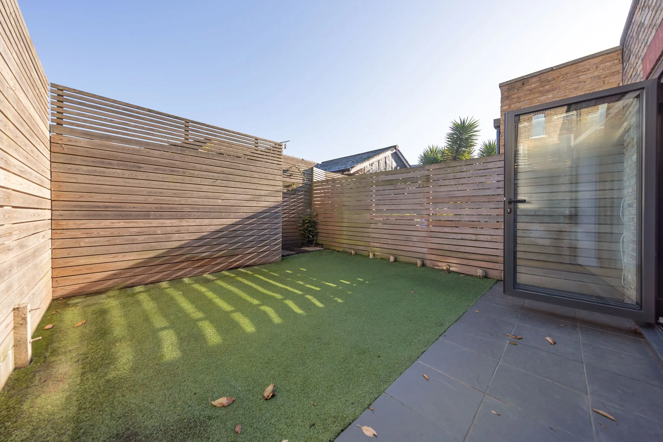 House Ravensbury Terrace in Greater London
