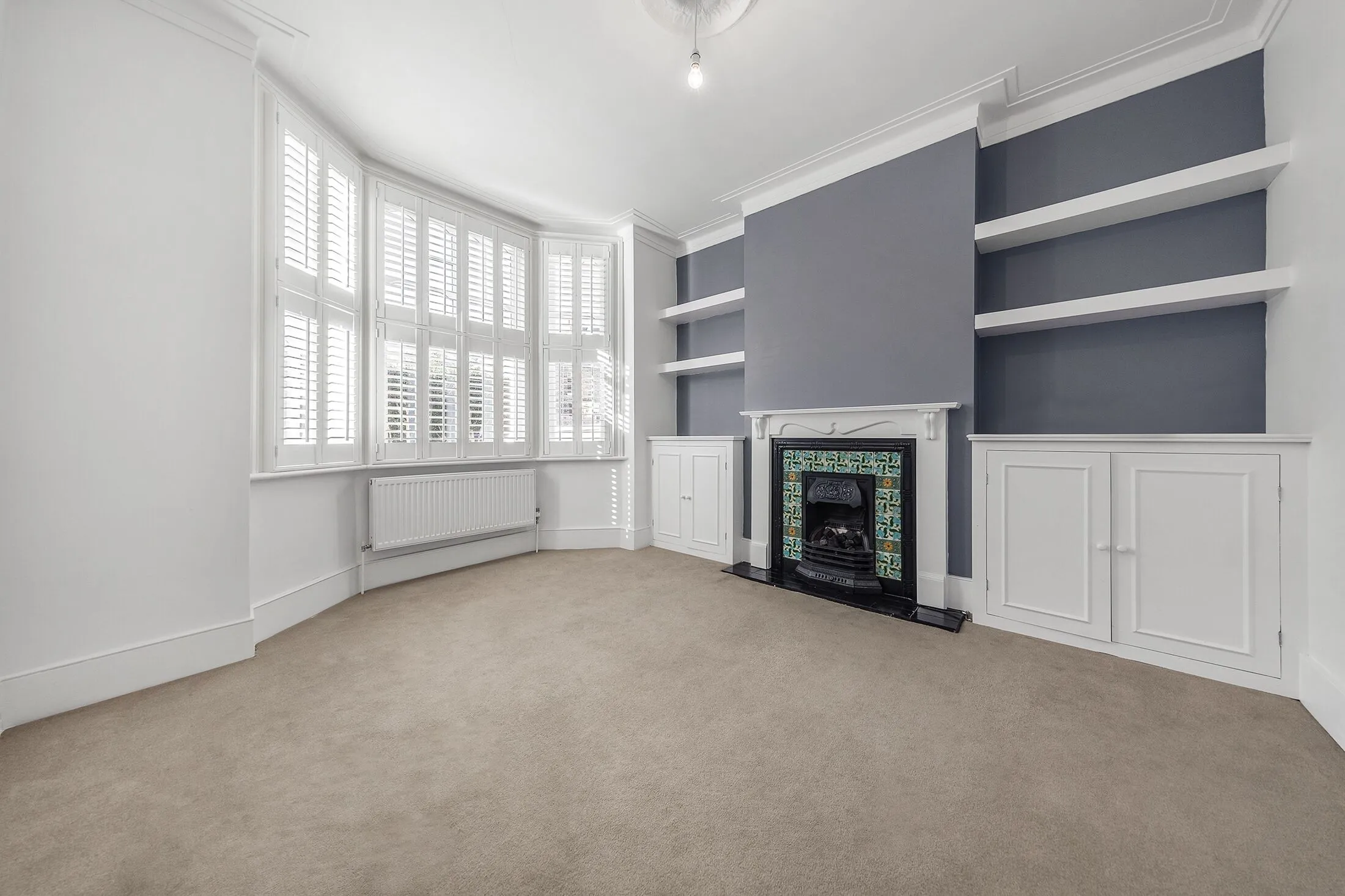 House Ravensbury Terrace in Greater London