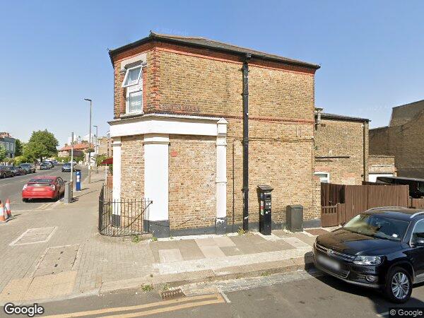 Flat Merton Road in Greater London