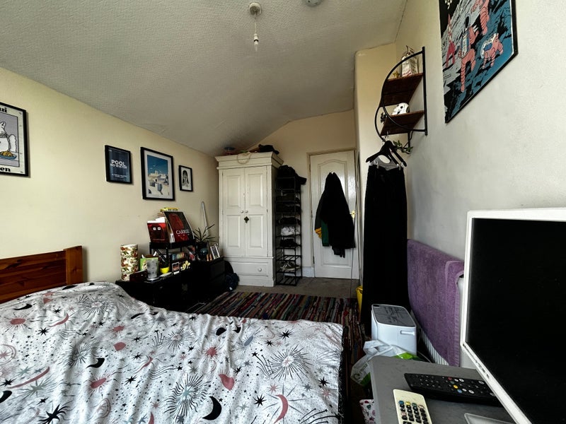 Room Raymend Road in Bristol