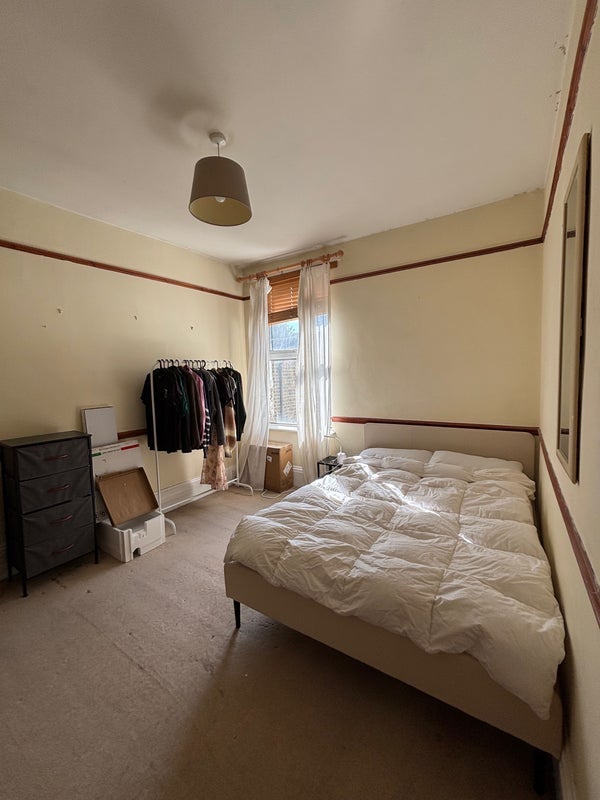 Room Cornwall Grove in Greater London