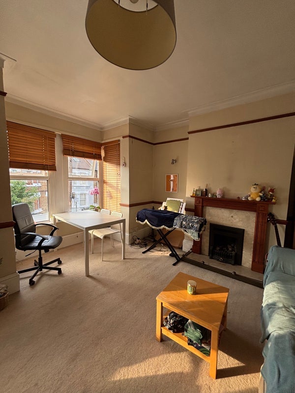 Room Cornwall Grove in Greater London